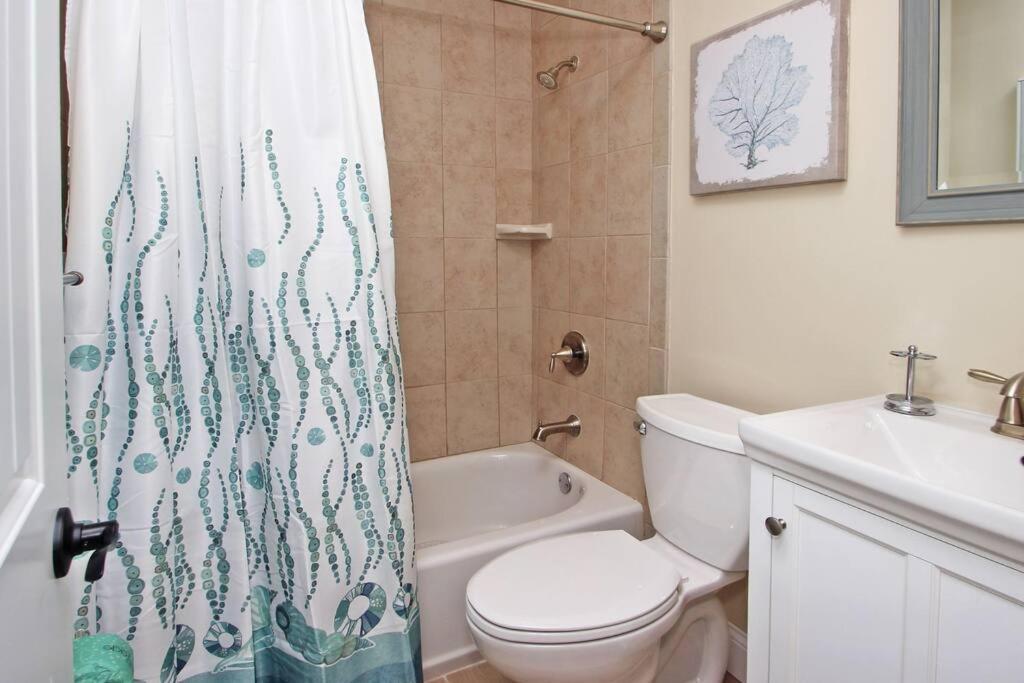 Cute 2 Bedroom, 2 Bath Condo At Folly Field Beach Hilton Head Island Exterior foto