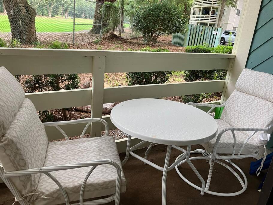Cute 2 Bedroom, 2 Bath Condo At Folly Field Beach Hilton Head Island Exterior foto