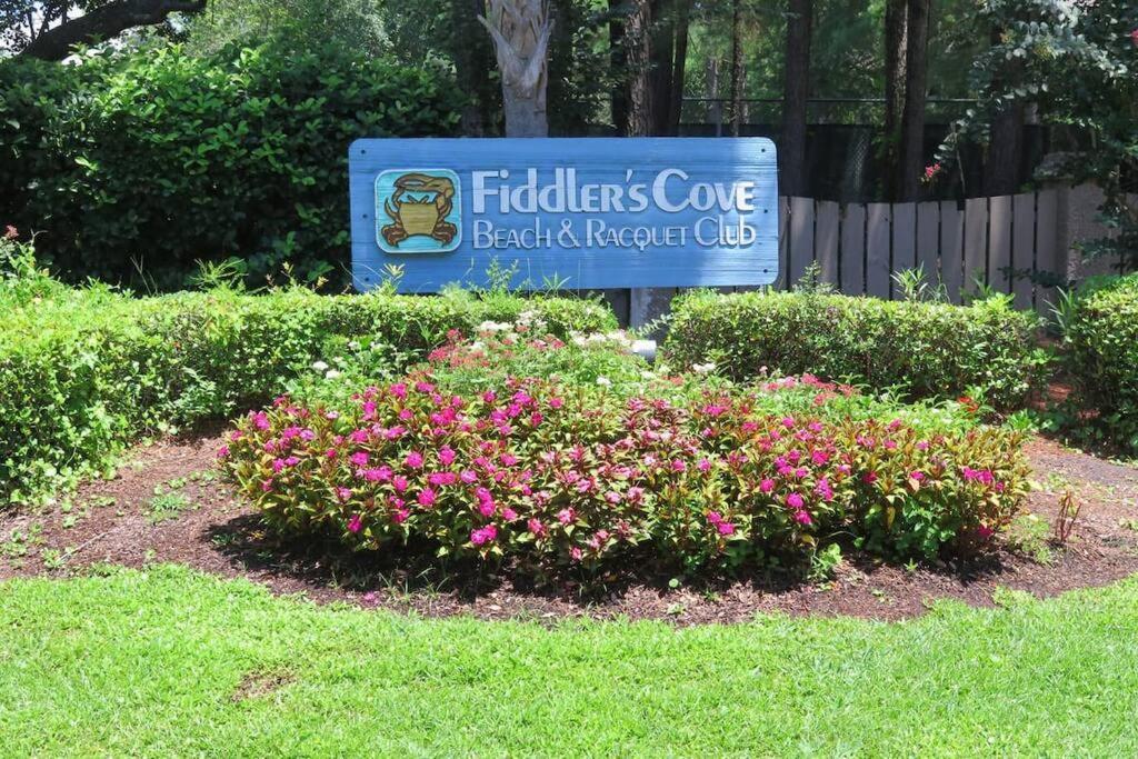 Cute 2 Bedroom, 2 Bath Condo At Folly Field Beach Hilton Head Island Exterior foto